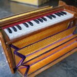Dolphin Harmonium Free Shipping for street Kirtan 2.5 octaves, 32 Keys for Harinam & Kirtan Parikramas, Daily Kirtan
